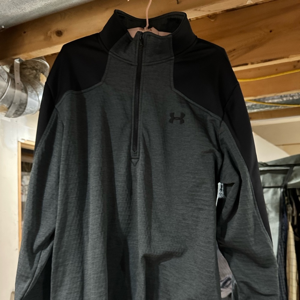 Men’s Under Armor half zip